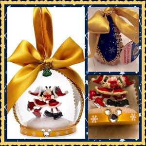 Disney Parks Santa Mickey & Minnie Globe Xmas Ornament